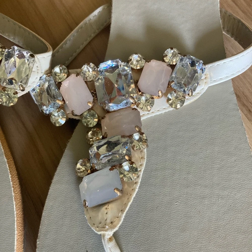 VENUS Embellished Crystals Flat Sandals SIZE 8.5 - Picture 3 of 6